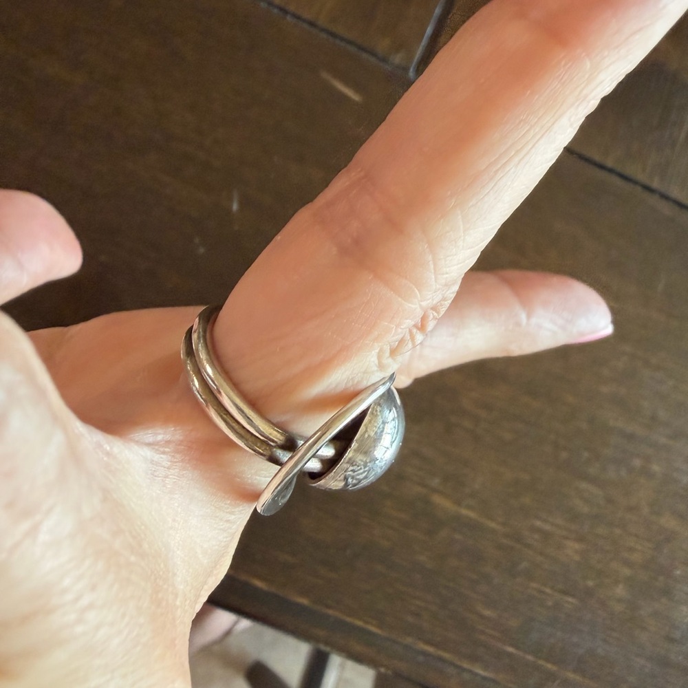 Adjustable ring - Picture 3 of 5
